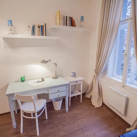 Bed&books Art 3* Prague