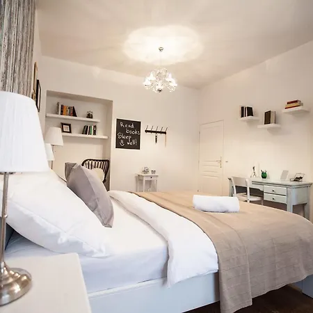 Bed&books Art Otel
